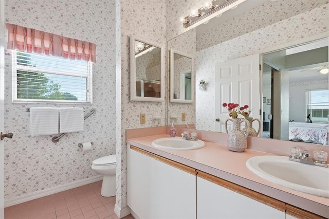 1260 GRANADA COURT, Lady Lake, FL 32159
