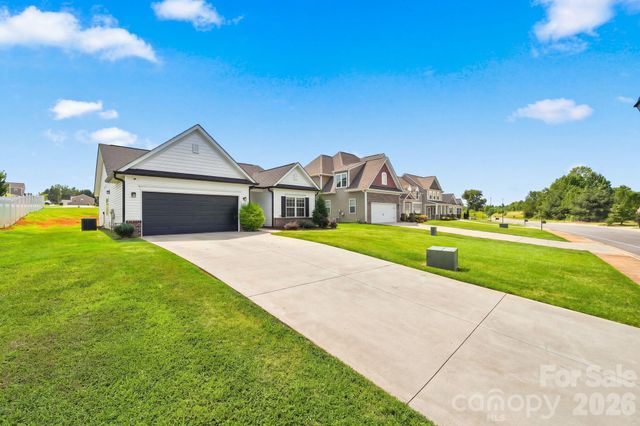 232 Pinnacle Crossing 61, Shelby, NC 28152