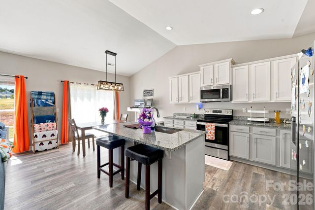232 Pinnacle Crossing 61, Shelby, NC 28152