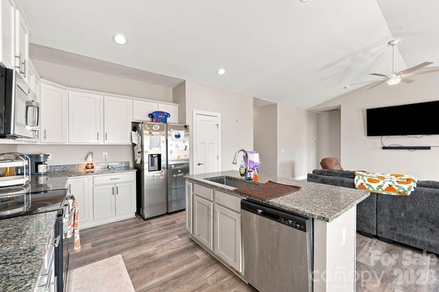 232 Pinnacle Crossing 61, Shelby, NC 28152