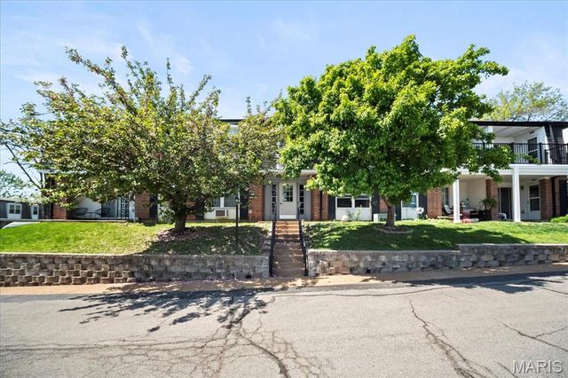 1715 Mayenne Court G, St Louis, MO 63125