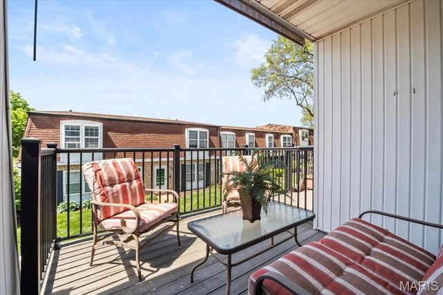 1715 Mayenne Court G, St Louis, MO 63125