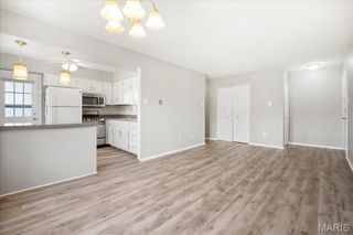 1715 Mayenne Court G, St Louis, MO 63125