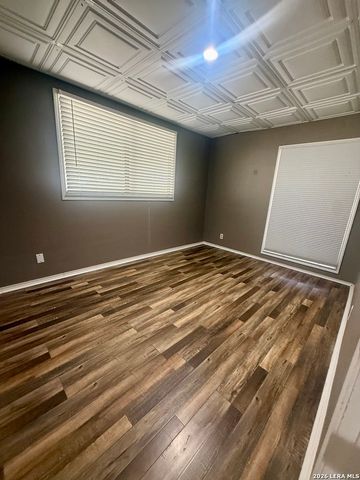 104 BOECK, La Vernia, TX 78121