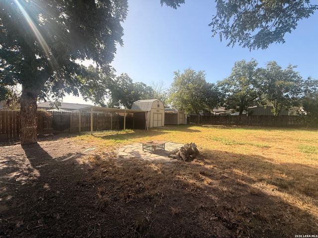 104 BOECK, La Vernia, TX 78121