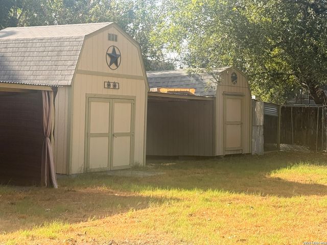 104 BOECK, La Vernia, TX 78121