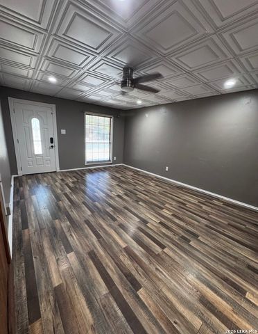 104 BOECK, La Vernia, TX 78121
