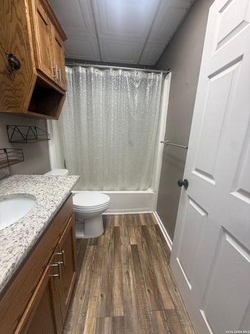 104 BOECK, La Vernia, TX 78121