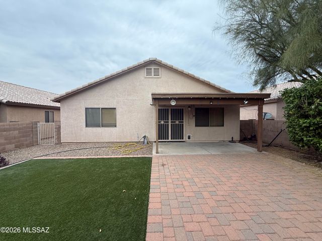 7736 N Sun Flair Drive, Tucson, AZ 85741