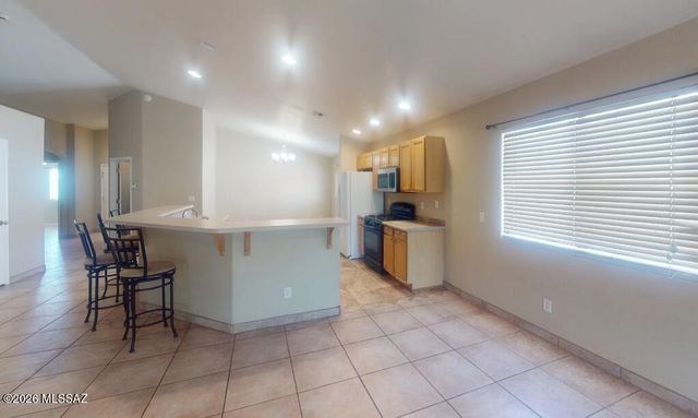 7736 N Sun Flair Drive, Tucson, AZ 85741