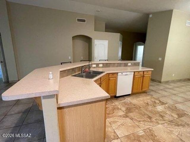 7736 N Sun Flair Drive, Tucson, AZ 85741