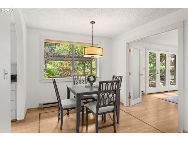 4861 Donald St, Eugene, OR 97405