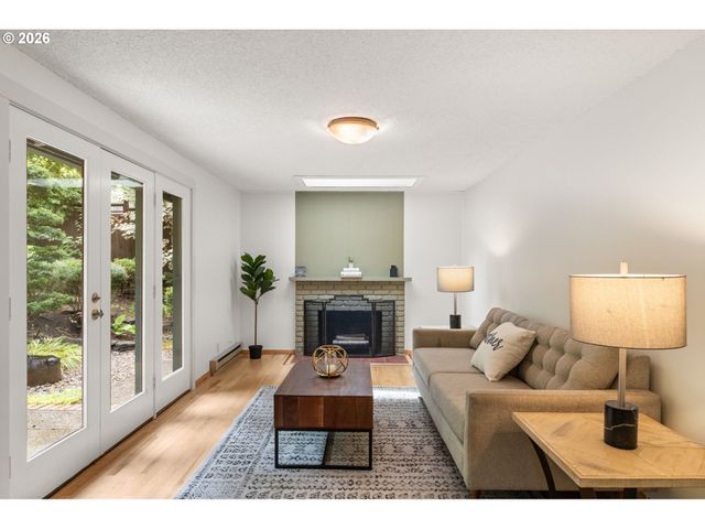 4861 Donald St, Eugene, OR 97405
