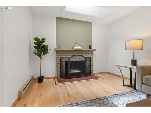 4861 Donald St, Eugene, OR 97405