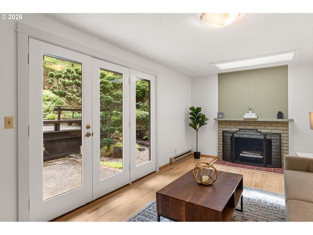 4861 Donald St, Eugene, OR 97405