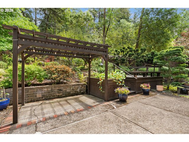 4861 Donald St, Eugene, OR 97405