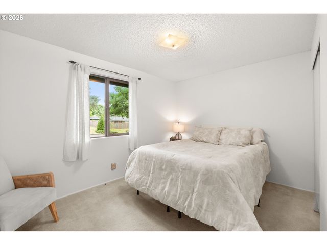 4861 Donald St, Eugene, OR 97405