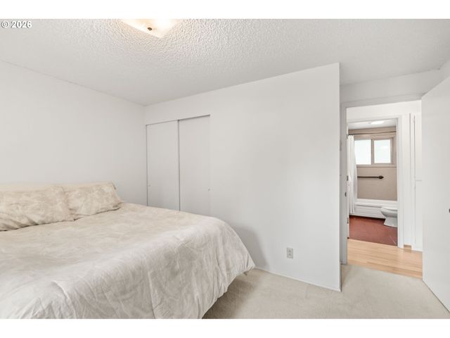 4861 Donald St, Eugene, OR 97405