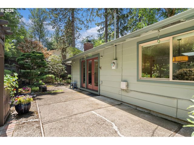 4861 Donald St, Eugene, OR 97405
