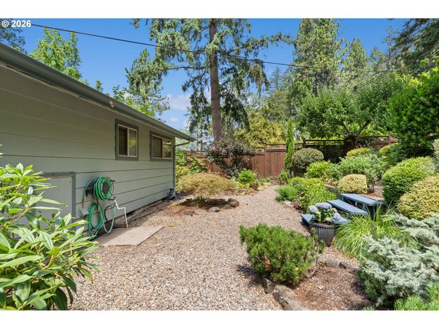 4861 Donald St, Eugene, OR 97405
