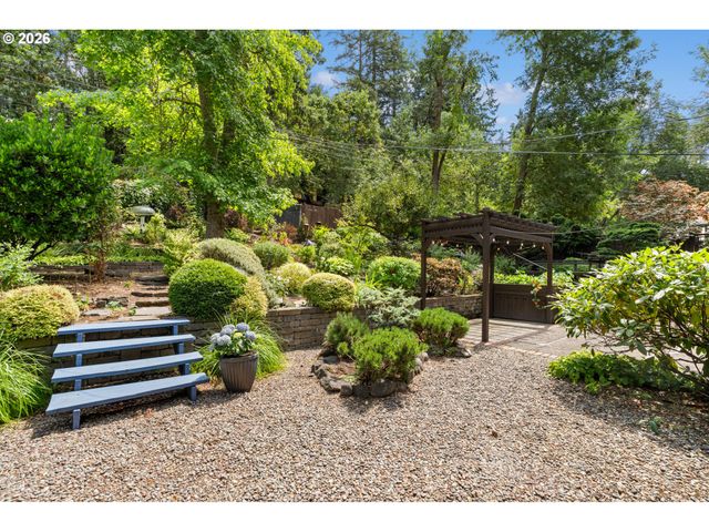 4861 Donald St, Eugene, OR 97405