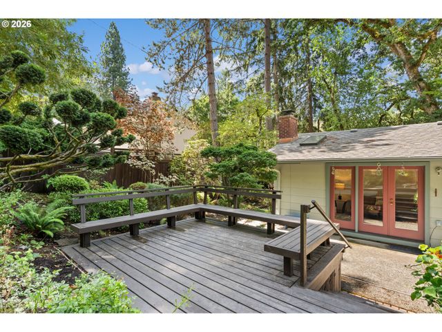 4861 Donald St, Eugene, OR 97405