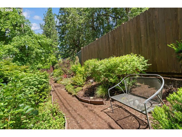 4861 Donald St, Eugene, OR 97405