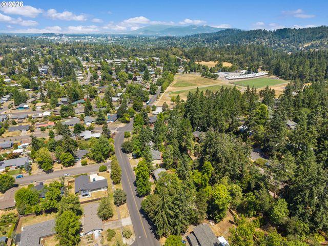4861 Donald St, Eugene, OR 97405