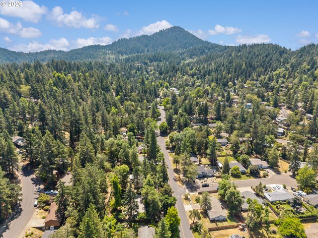 4861 Donald St, Eugene, OR 97405
