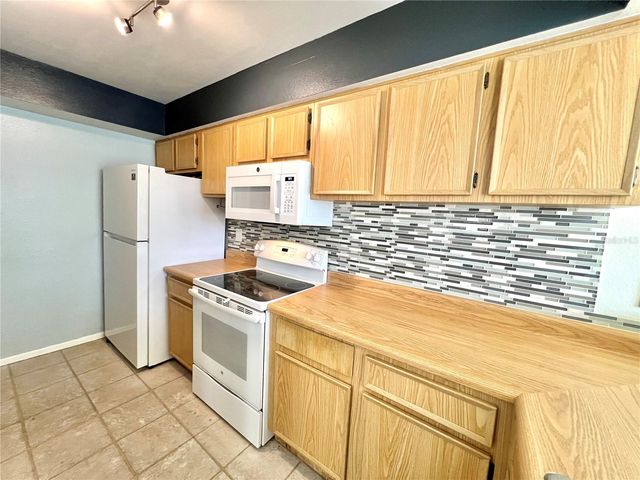 2981 BONAVENTURE CIRCLE 201, Palm Harbor, FL 34684