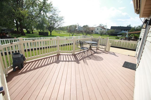 8247 W Wintergreen Drive, Frankfort, IL 60423