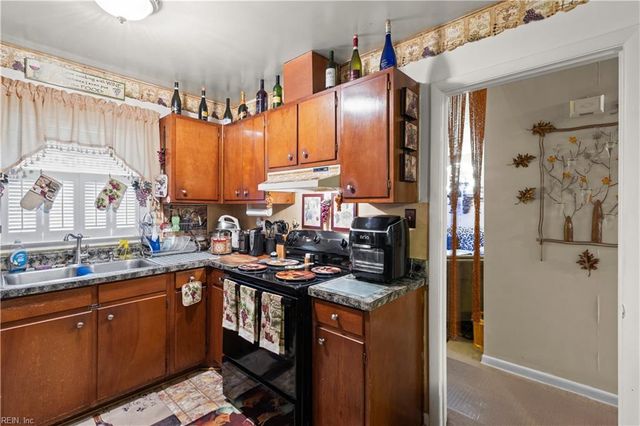 1303 Willnew DR, Hampton, VA 23669