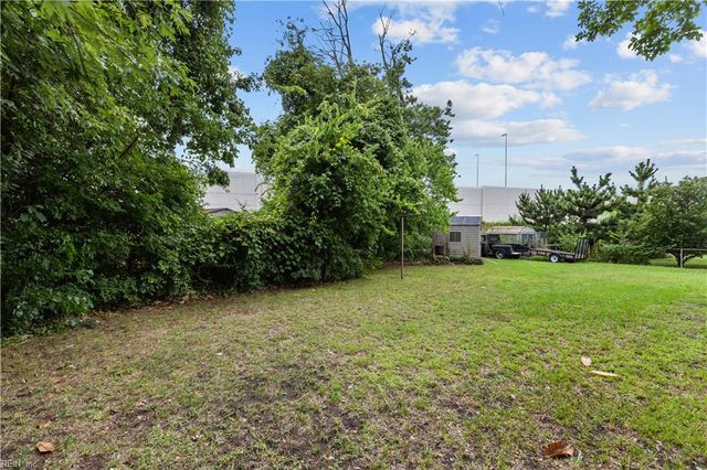 1303 Willnew DR, Hampton, VA 23669