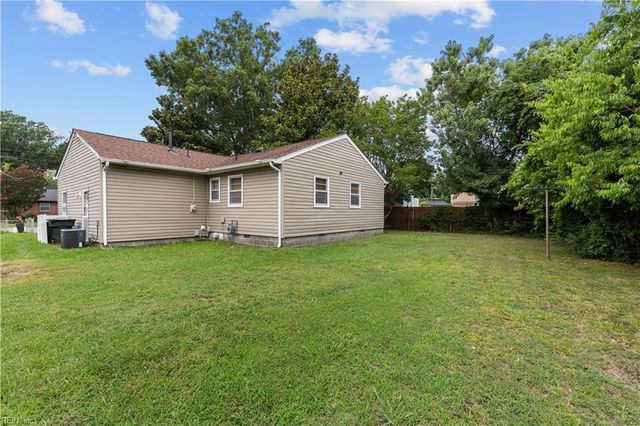 1303 Willnew DR, Hampton, VA 23669