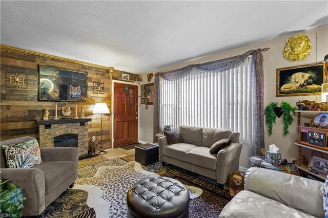 1303 Willnew DR, Hampton, VA 23669