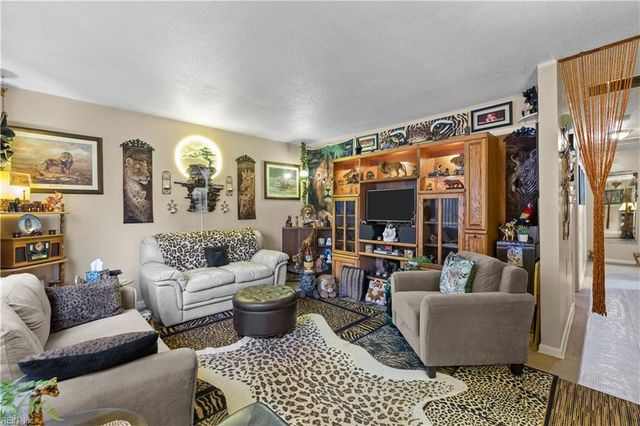 1303 Willnew DR, Hampton, VA 23669