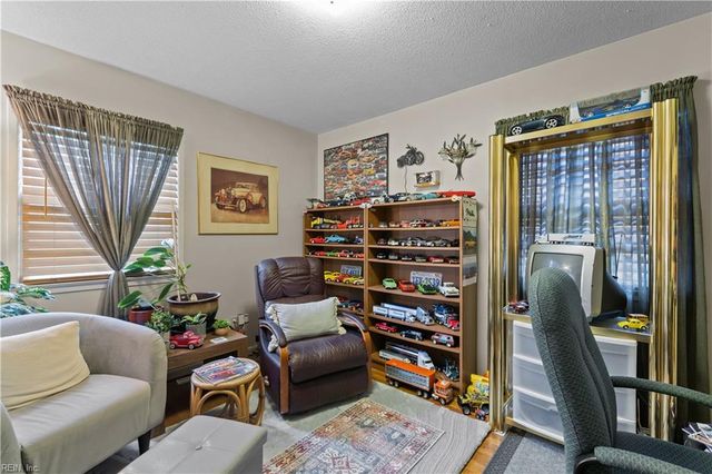 1303 Willnew DR, Hampton, VA 23669