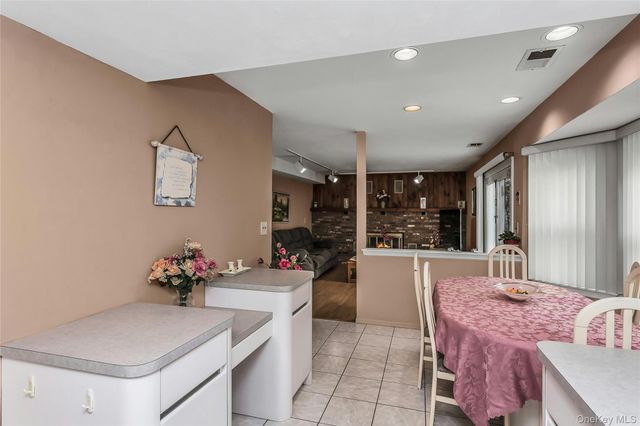 23 Magnet Street, Stony Brook, NY 11790