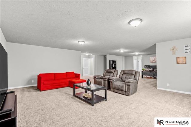 6311 N HWS Cleveland Boulevard, Omaha, NE 68116