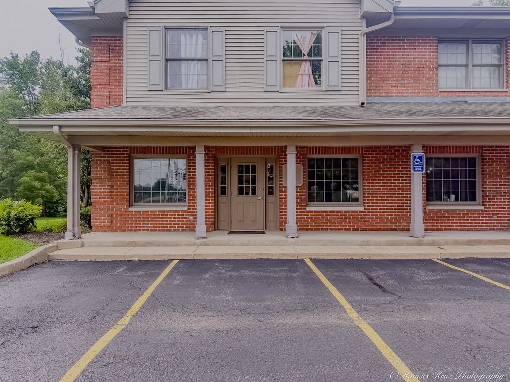 2 Hankes Road A, Aurora, IL 60506
