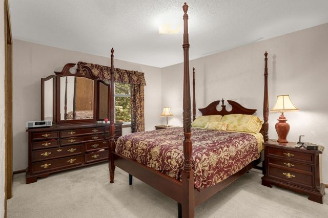 686 Maple Pond Court, Shoreview, MN 55126