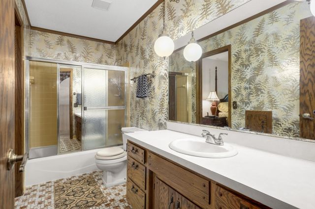 686 Maple Pond Court, Shoreview, MN 55126