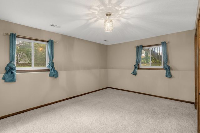 686 Maple Pond Court, Shoreview, MN 55126