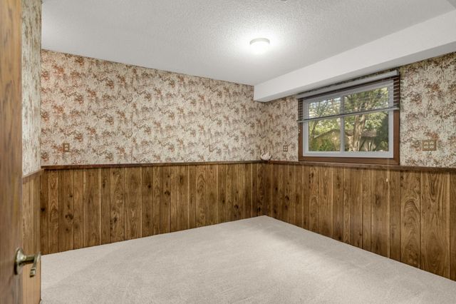 686 Maple Pond Court, Shoreview, MN 55126