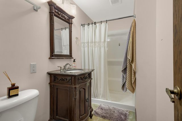 686 Maple Pond Court, Shoreview, MN 55126