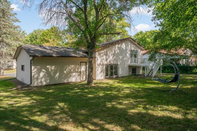 686 Maple Pond Court, Shoreview, MN 55126