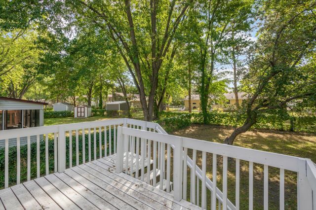 686 Maple Pond Court, Shoreview, MN 55126