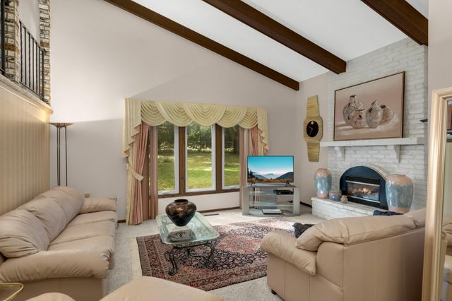 686 Maple Pond Court, Shoreview, MN 55126