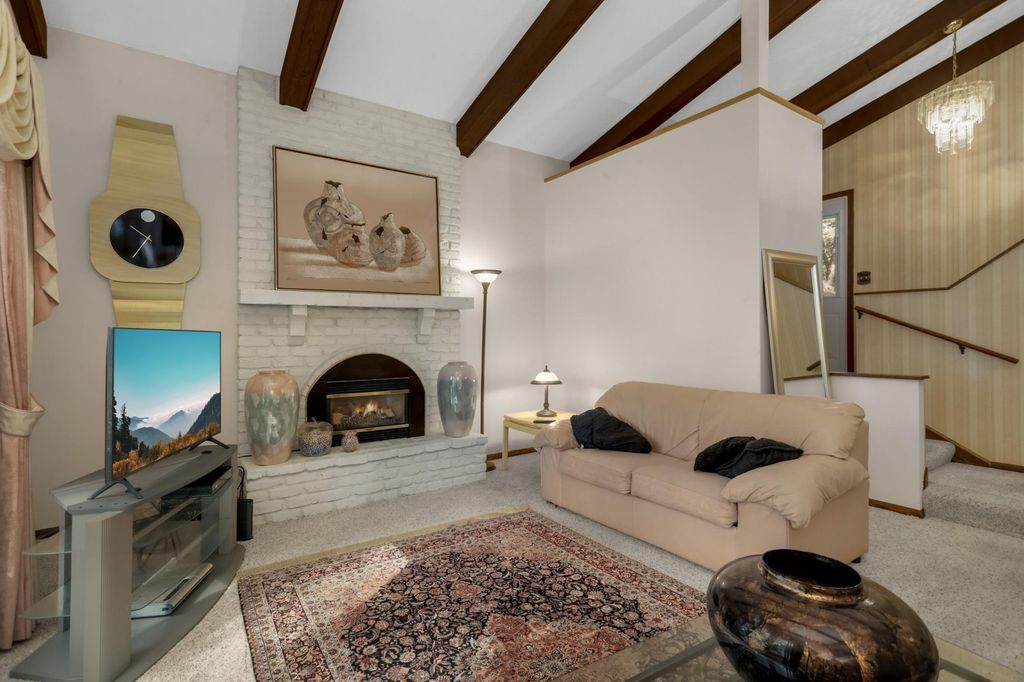 686 Maple Pond Court, Shoreview, MN 55126 — photo 4