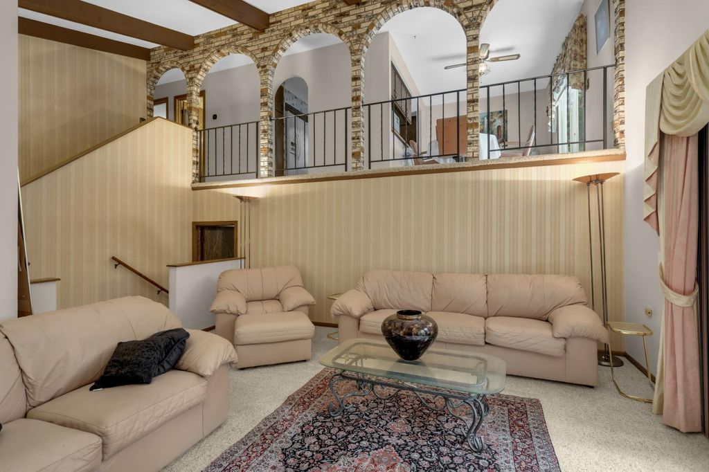 686 Maple Pond Court, Shoreview, MN 55126 — photo 5